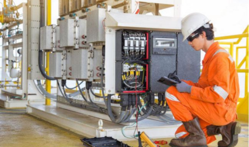 Why is it useful to ask if the building has a backup generator or only inverter support?